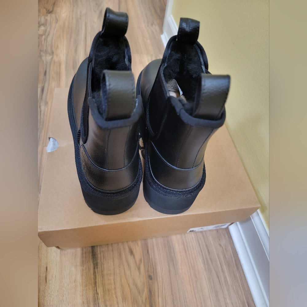 UGG Neumel platform Chelsea boot, black - Picture 7 of 9